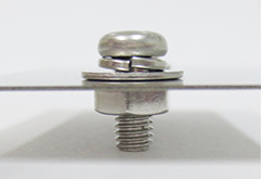 JIS規格品の座金組込ねじM4 隙間が発生